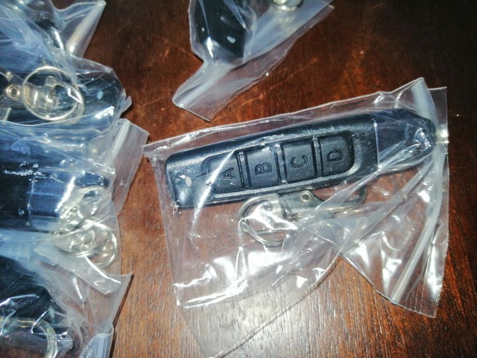 Comando para portão, etc. 433Mhz. LIQUIDAÇÃO DE STOCK! 4 BOTÕES!