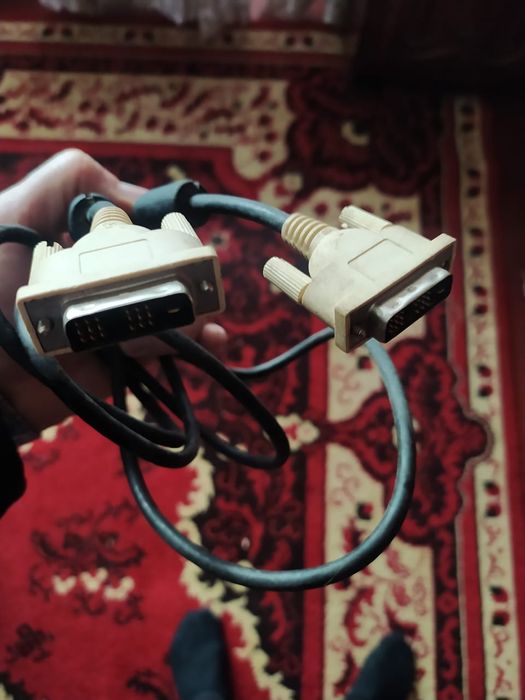 Кабель мультимедийный DVI
