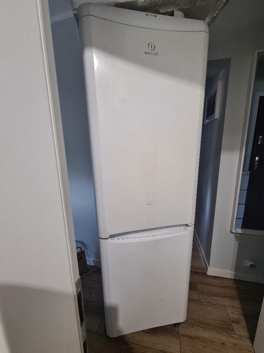 Lodówko-zamrażarka Indesit - zamrażarka działa, lodówka nie chłodzi
