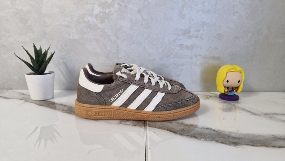 Дитячі Adidas Spezial.Розмір 33