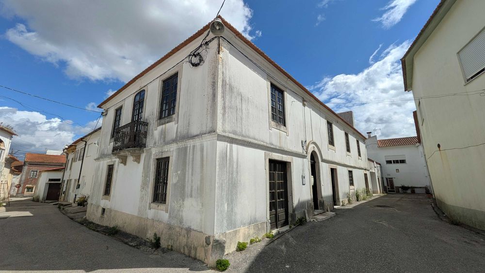 Moradia T5 em Verride com logradouro e churrasqueira - Oportunidade em Montemor-o-Velho