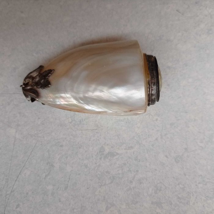 stara tabakiera wykonana z muszli, zdobiona, kobieca, VINTAGE!