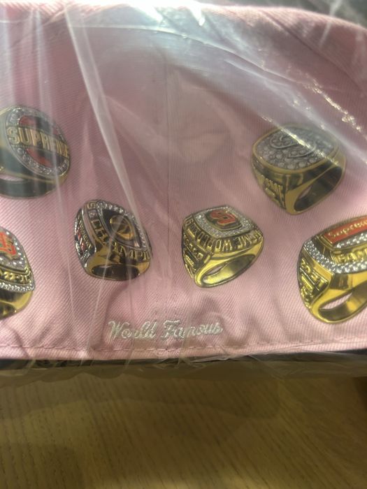 Boné Oficial Supreme x New Era Rings Box Logo