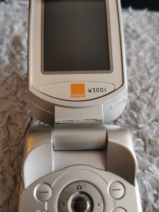 Sony Ericsson W300i WALKMAN