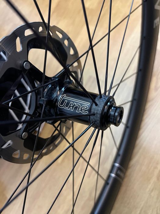 Rodas Reserve com Cubos Tune 52/63