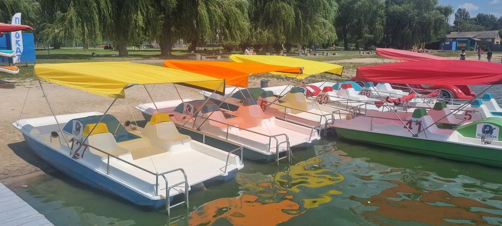 Водних велісипедів (катамарани) Fiesta 4 Б/У