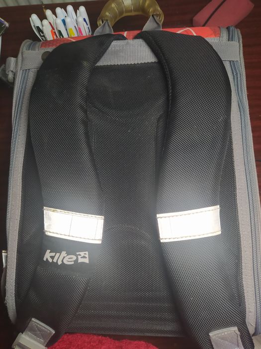 Продаю отличный рюкзак для школьника. Kite
