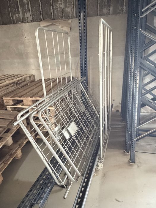 Carrinhos cash, cestos para paletes e cestos com rodas
