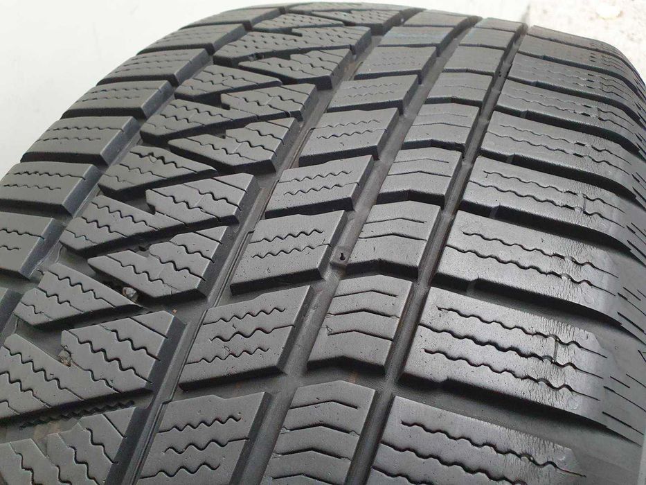 2x Kumho Wintercraft 265/40R21  7mm