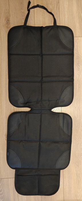 Gruba mata pod fotelik, podkładka. NodCar. Czarna