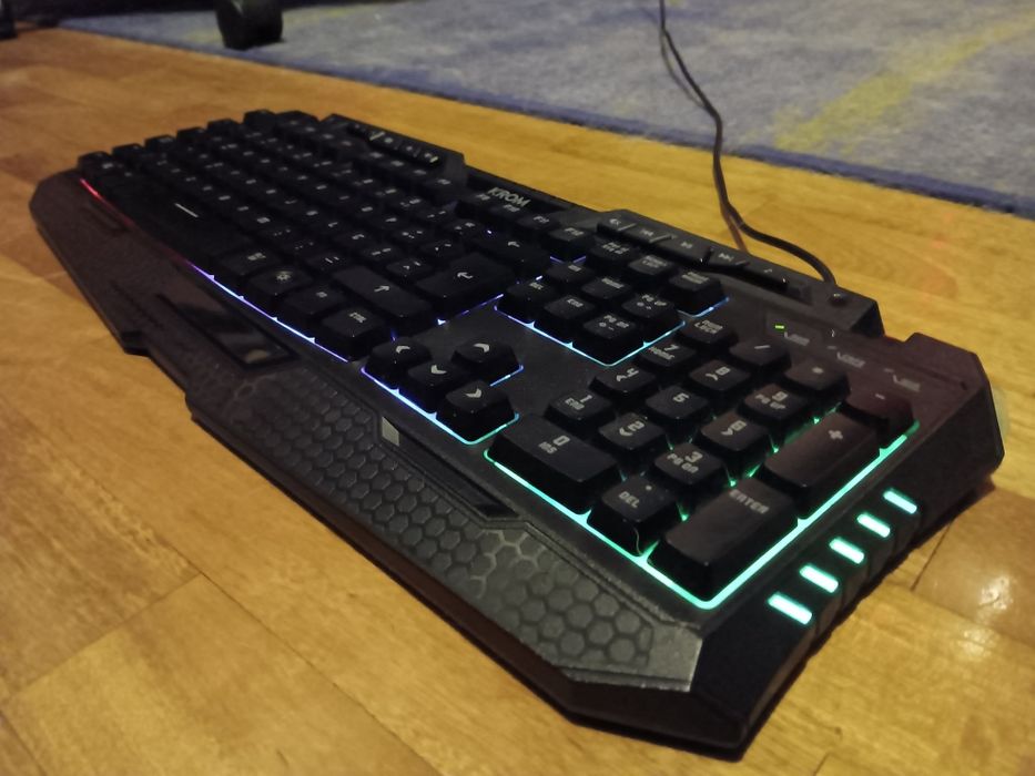 Teclado gaming RGB