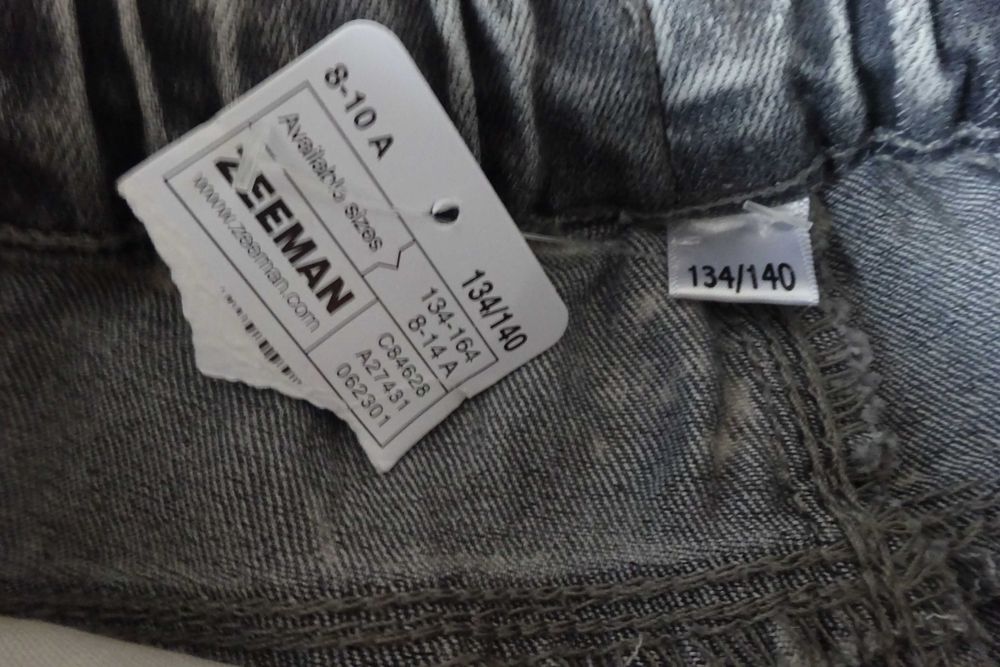 NOWE z metką jeansy chłopięce na gumce r. 140 - Zeeman