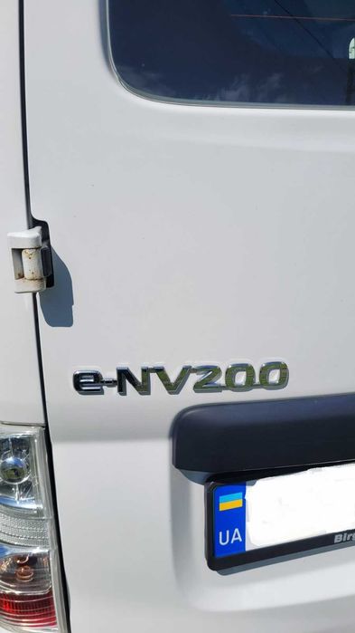 Аэродинамические перекладины - LC60 штатное место Nissan E-nv200