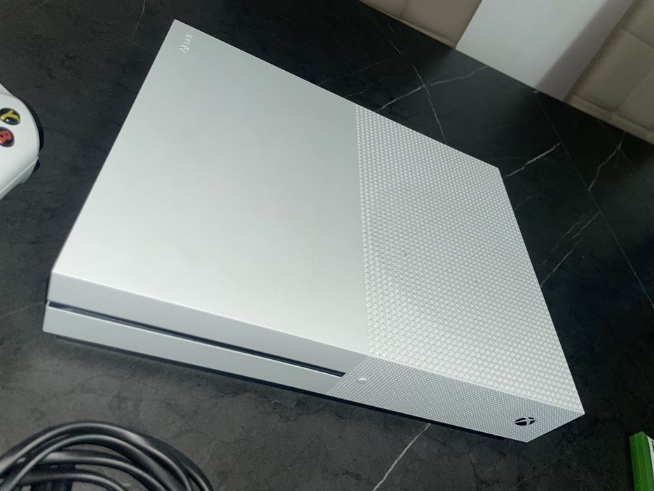 Xbox  One S - 1T