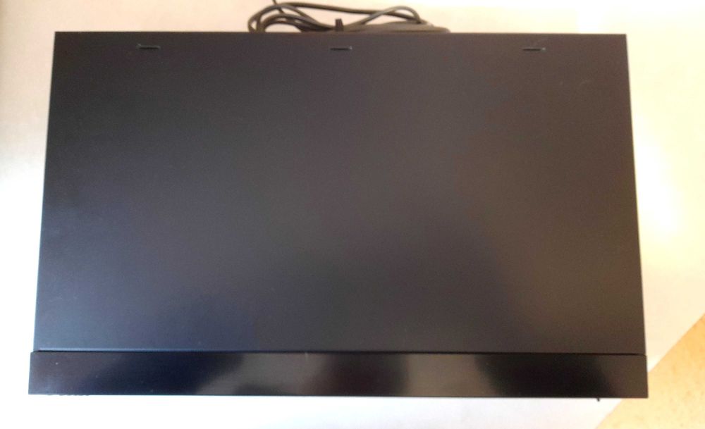 CD проигрователь SONY CDP - 211. Цена 1300гр.