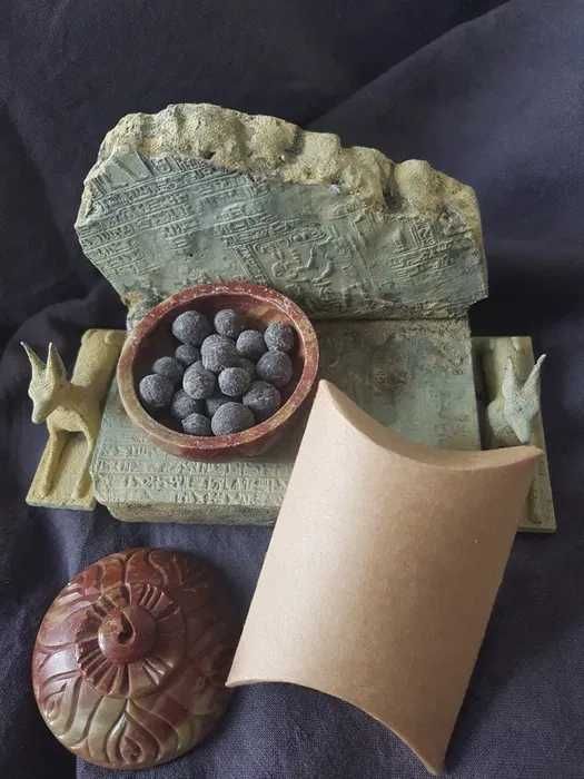 Kyphi - tradycyjne starożytne kadzidło wg. przepisu z Edfu I
