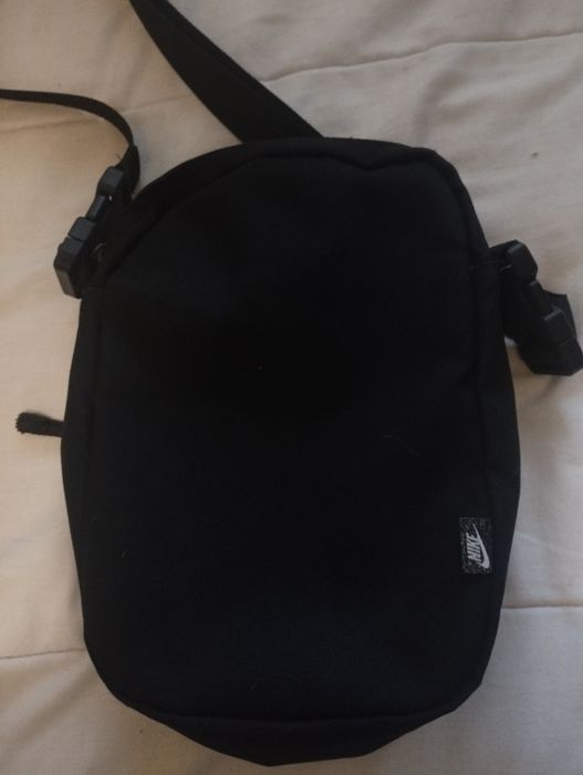 Bolsa da nike, totalmente nova, pouco uso.
