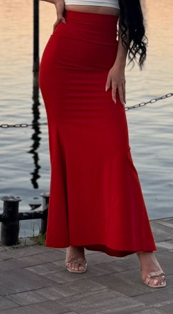 Довга червона спідниця, рибка, максі