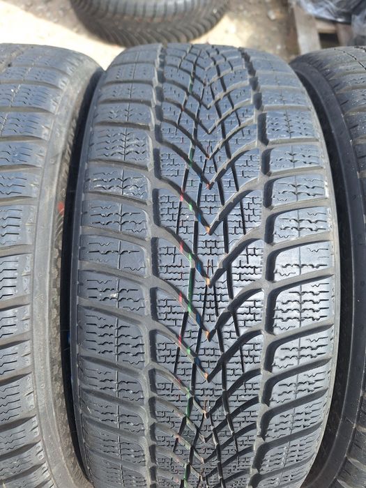 Opony zimowe Dunlop Winter Sport 4  205 45 r17 88Vd