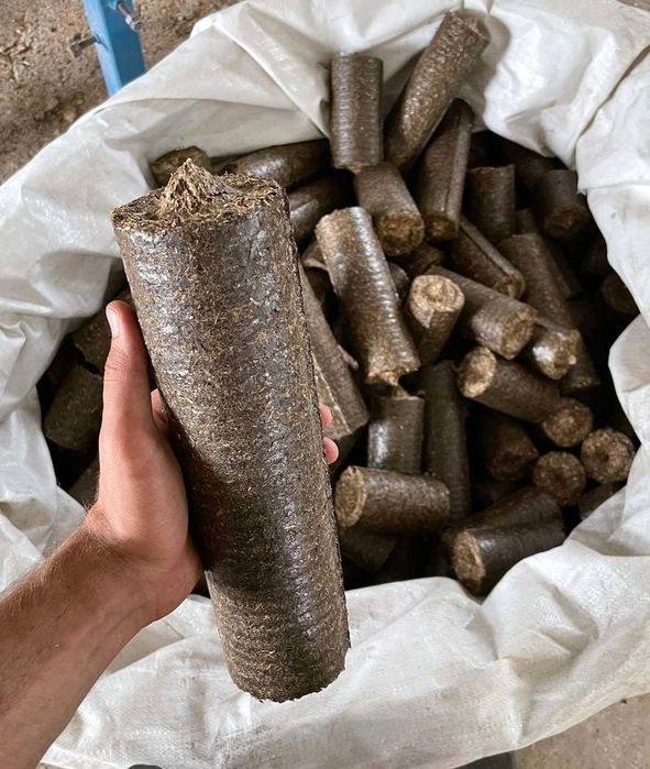 /Брикет паливний, торфяний брикет,  дрова.