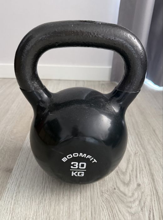 BOOMFIT Kettlebell 30Kg - Preto