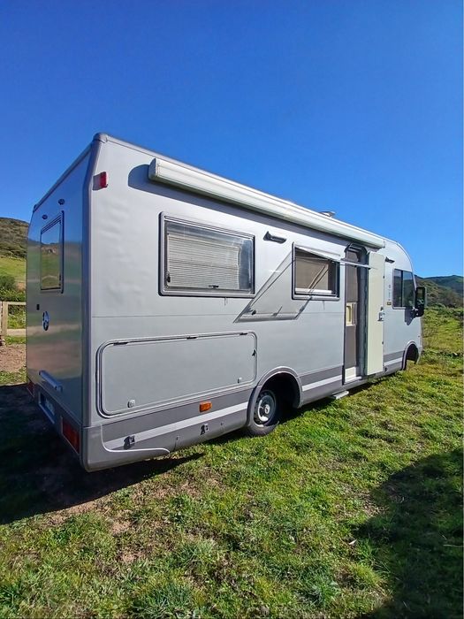 Autocaravana Mercedes.