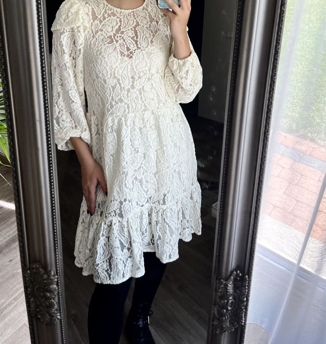 Sukienka kremowa ZARA koronka wiosna