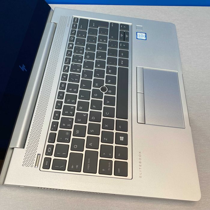 HP EliteBook 830 G5 - 13.3" FHD Touch | i5-8350U | 16GB | 256GB SSD