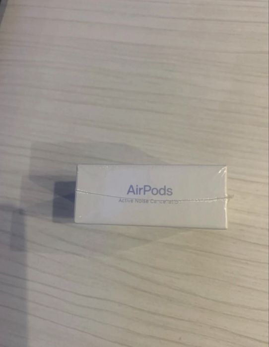 Sluchawki Airpods 4 ANC