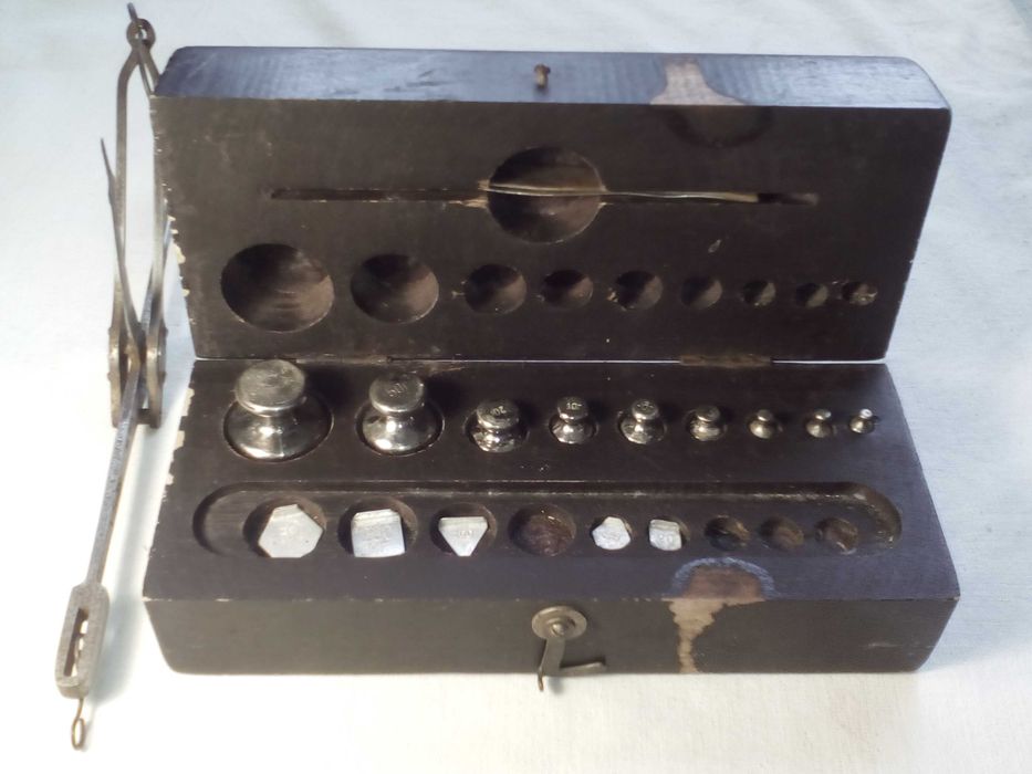 комплект набор гирь "ГОСМЕТР" и весы "Физприбор" (40-е годы СССР)