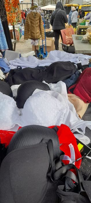 Biustonosze i rajstopy nowe po likwidacji butiku