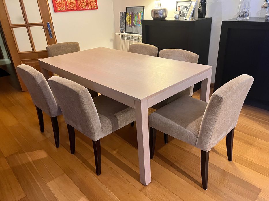 Mesa de sala e 6 cadeiras