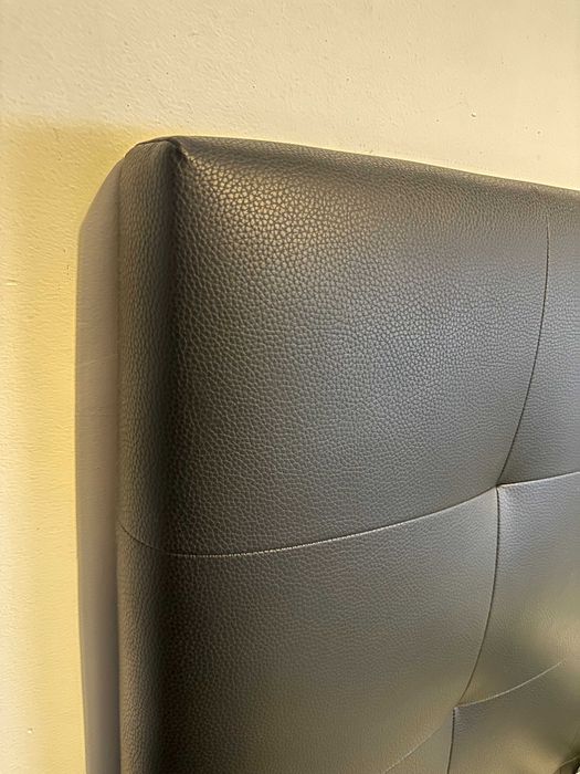 Conjunto quarto preto (cama 135x200 + colchão + 1 mesa de cabeceira)