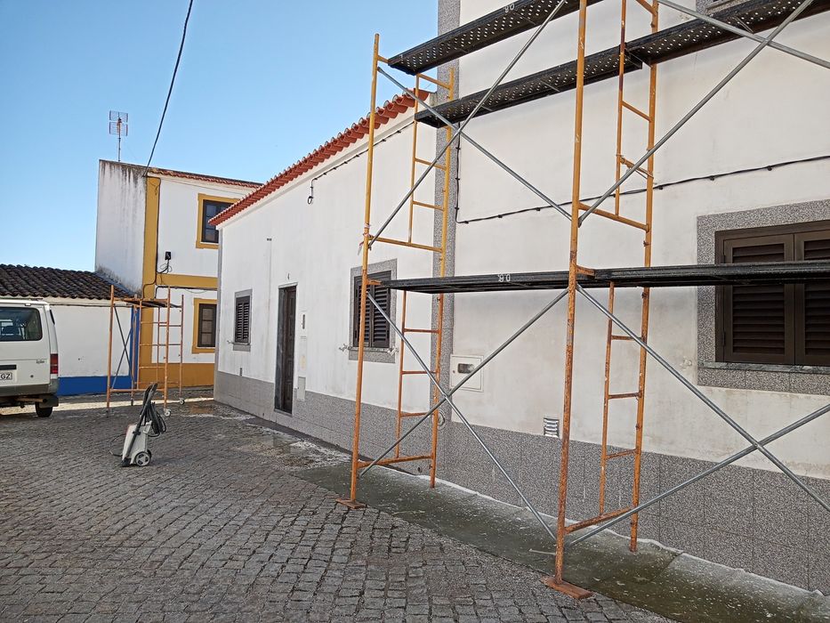 Serviços de pintura e pequenas obras
