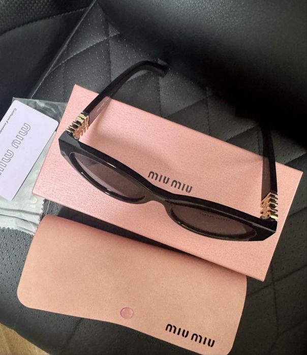 Okulary przeciwsłoneczne Miu Miu caly komplet