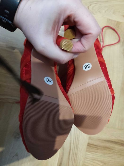Nowe zamszowe koronkowe buty szpilka r.36