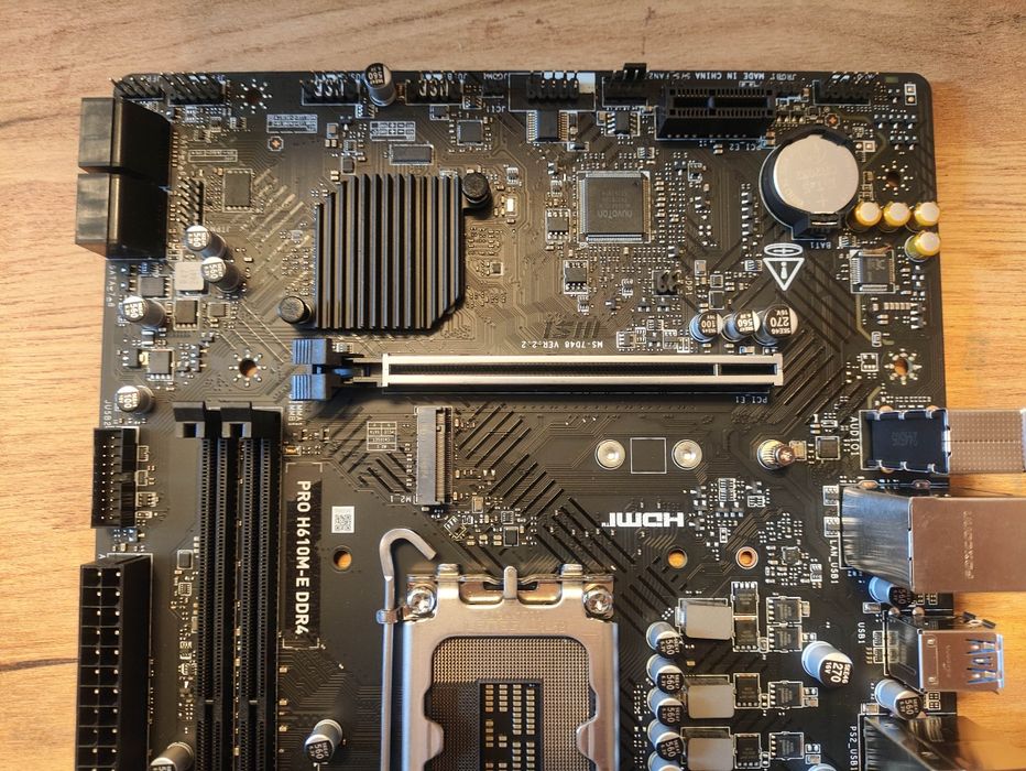 msi pro h610m-e ddr4 lga1700 po zwrocie komplet gwarancja 1 m-c