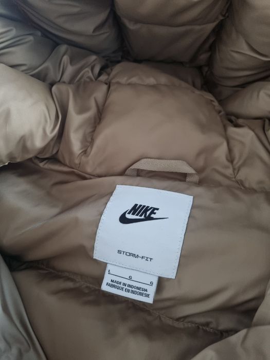 Kurtka Nike L puchowa,beżowo-kremowa