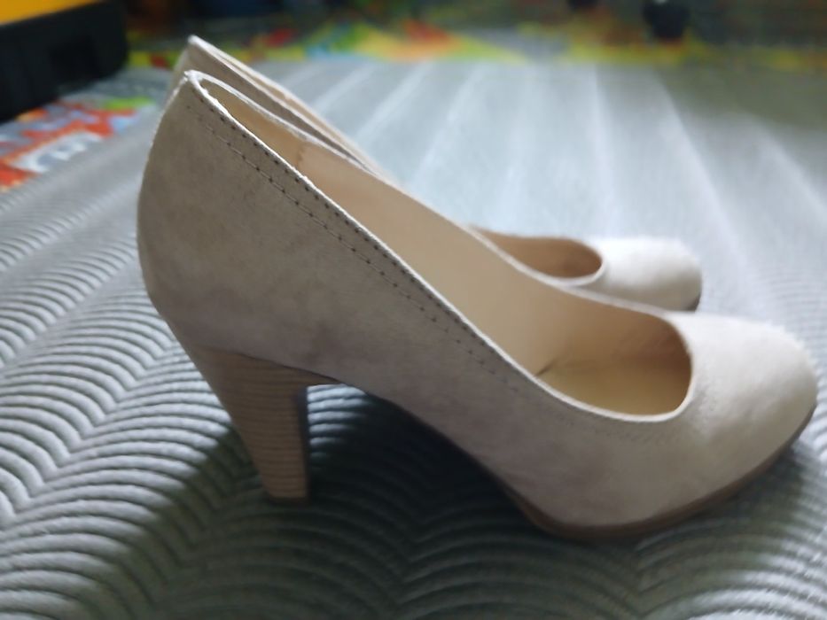 Buty na obcasie rozmiar 38