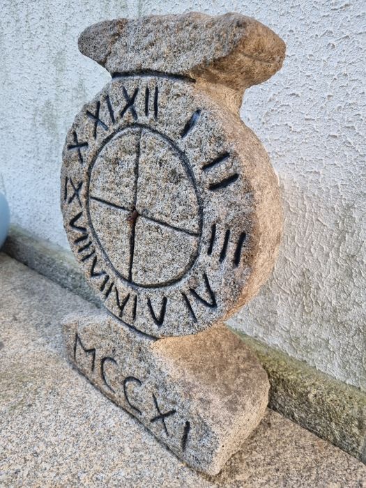 Relógio de SOL Romano em pedra - granito