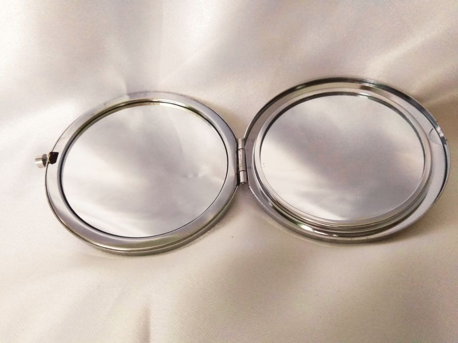 Дзеркальце косметичне "Краб" з стразами в подарунковій коробці