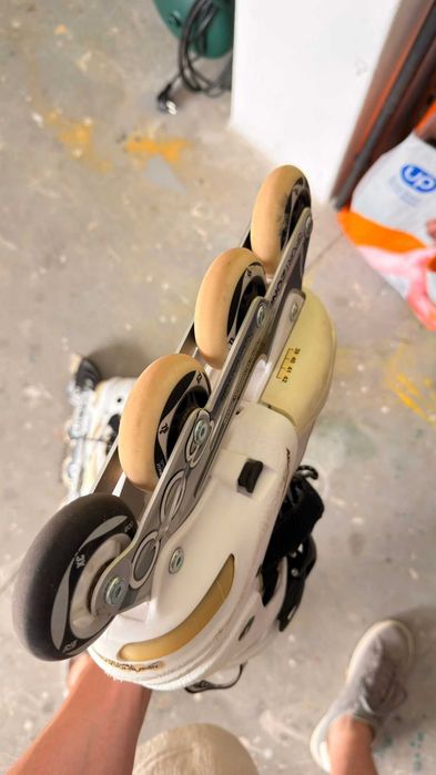 Patins 4 em linha brancos