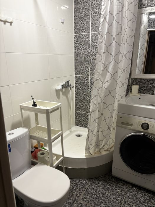 Сдам квартиру левый берег,2-х комн.посуточно,понедельно.Свободна