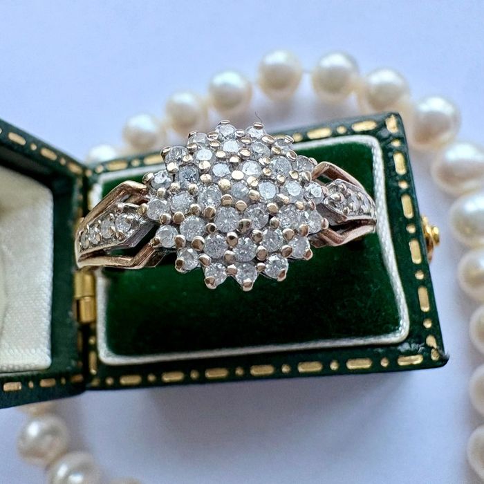 Retro Złoty pierścionek duży 9k brylanty 0,60ct certyfikat retro kwiat