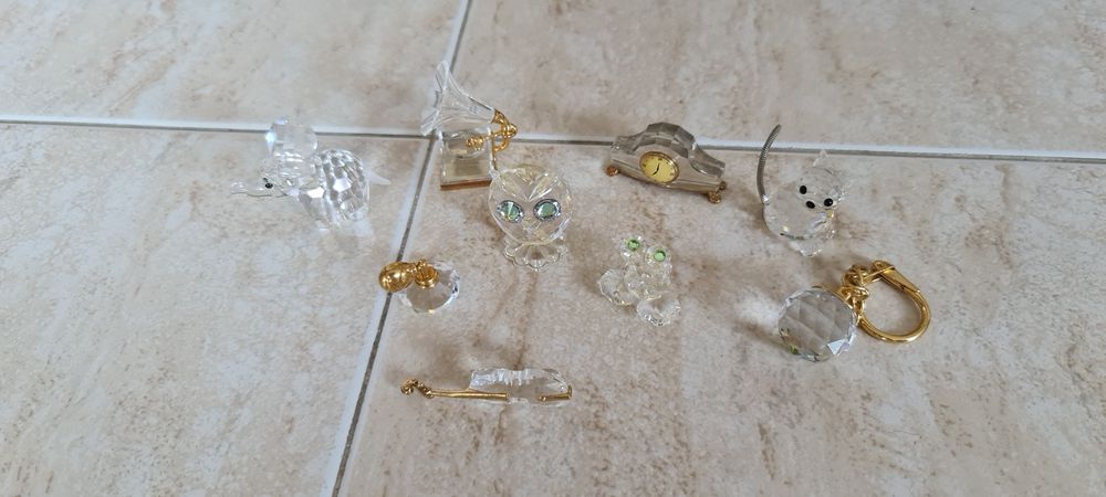 Várias peças Swarovski