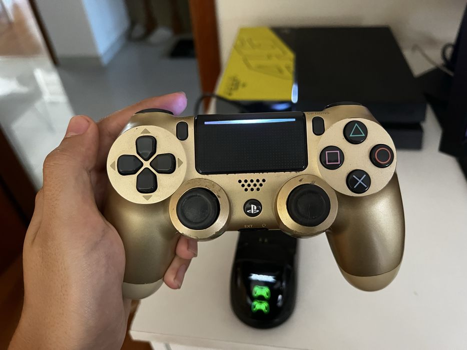 Playstation 4 FAT 1TB Versao Valentino Rossi MotoGP