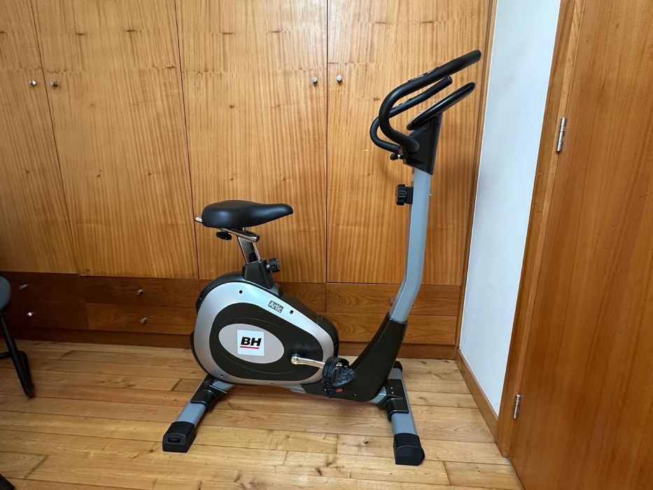 Bicicleta Ergométrica BH Artic-como nova!