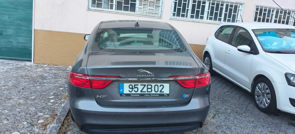 Jaguar XF 2015 com motor a bater — photo 3
