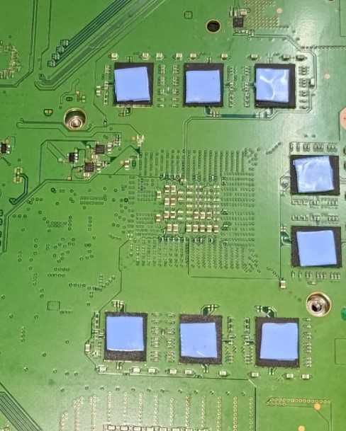 PS4 FAT przerobiona Jailbreak Hen 10.01 + 2 pady + SPA wyczyszczona