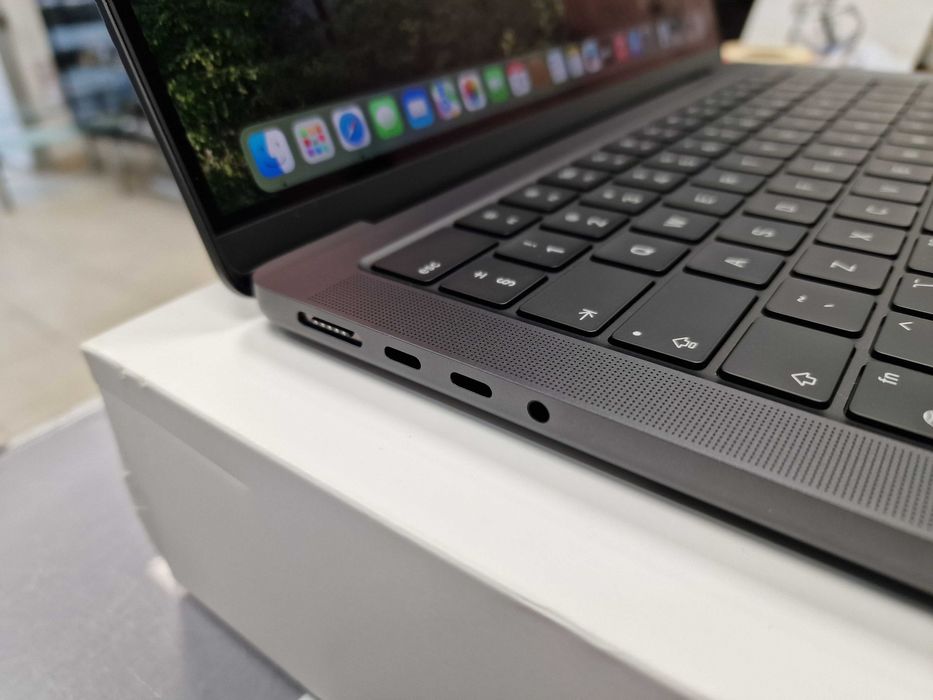 Macbook PRO 14 2024/ M4/ 16GB DDR5/ 512GB/ 2 cykle! Space Black/ Gr A-